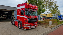 20251019-Tom-Holding-00237